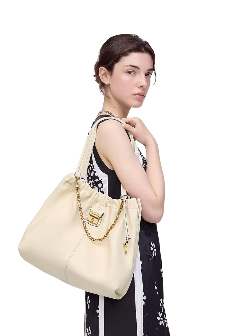 ( PREORDER ) Marc Jacobs The Cristina Tote Bag In Ivory 2F5HTT024H01