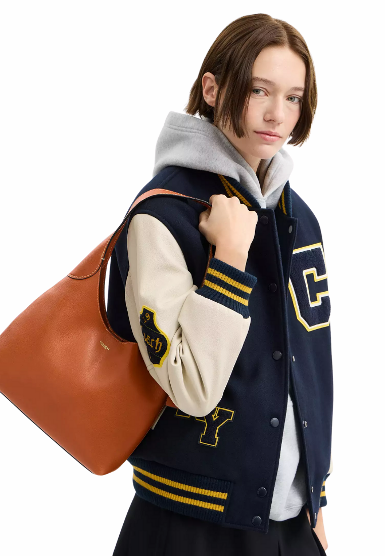 ( PREORDER ) Coach Brooklyn 28 Shoulder Bag In Brass Toffee CU068