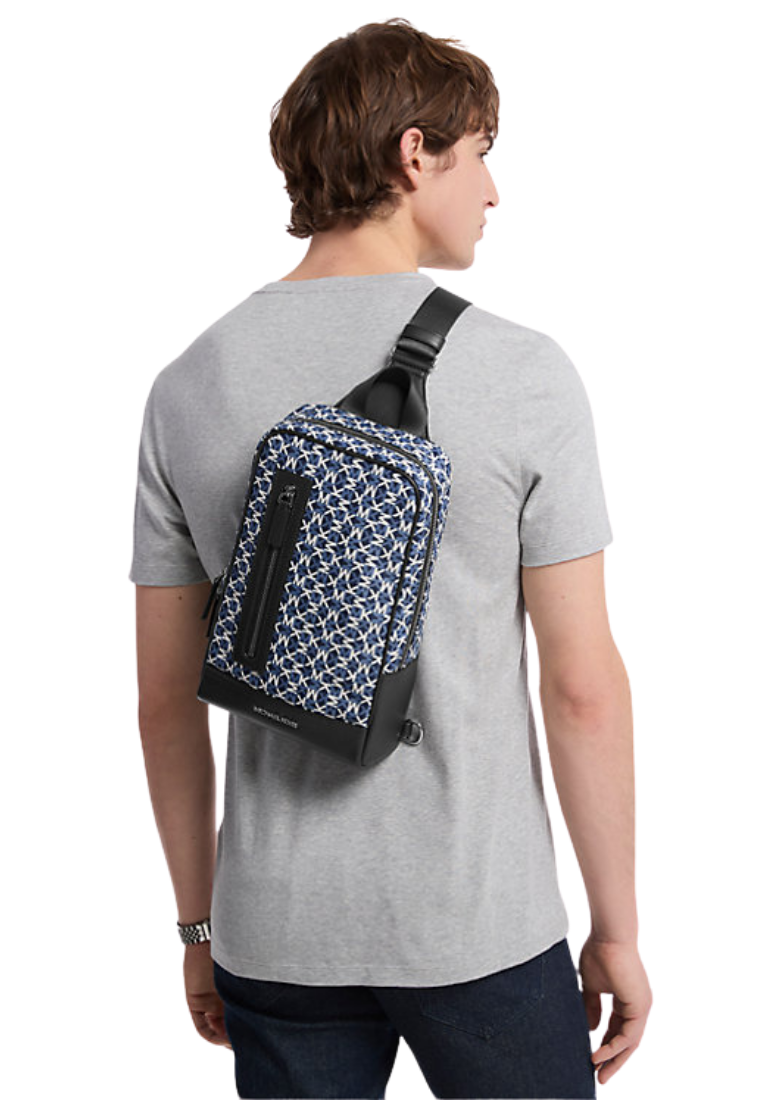 ( PREORDER ) Michael Kors Lautner Logo Print Sling Pack In Navy 37T5LLAC2V
