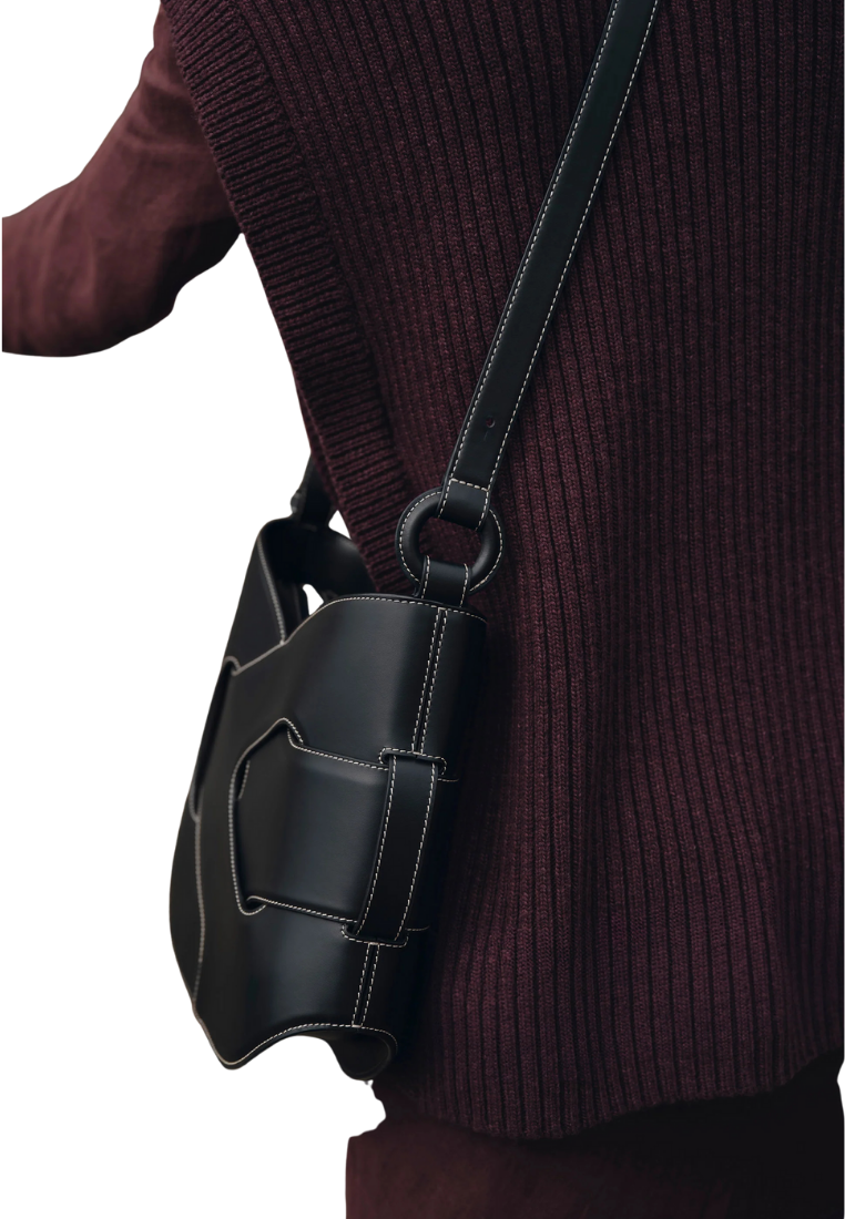 ( PREORDER ) Polene Nodde Hobo Shoulder Bag In Smooth Black