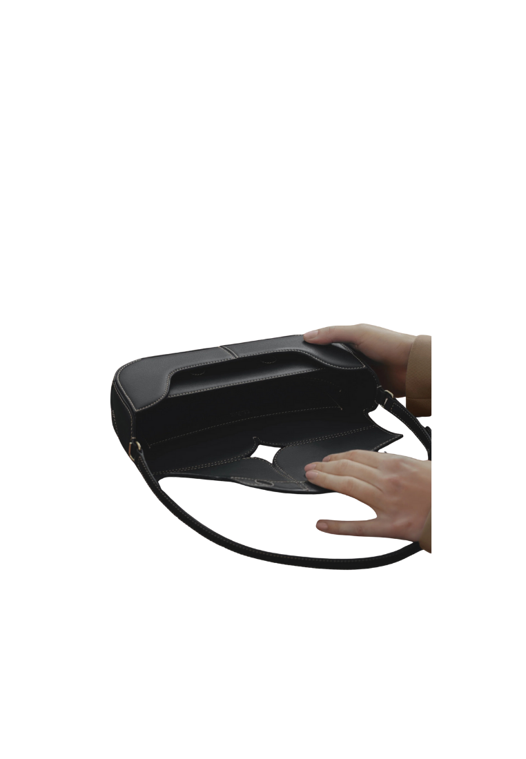 ( PREORDER ) Polene Osmo With Ecru Stitching Shoulder Bag In Smooth Black