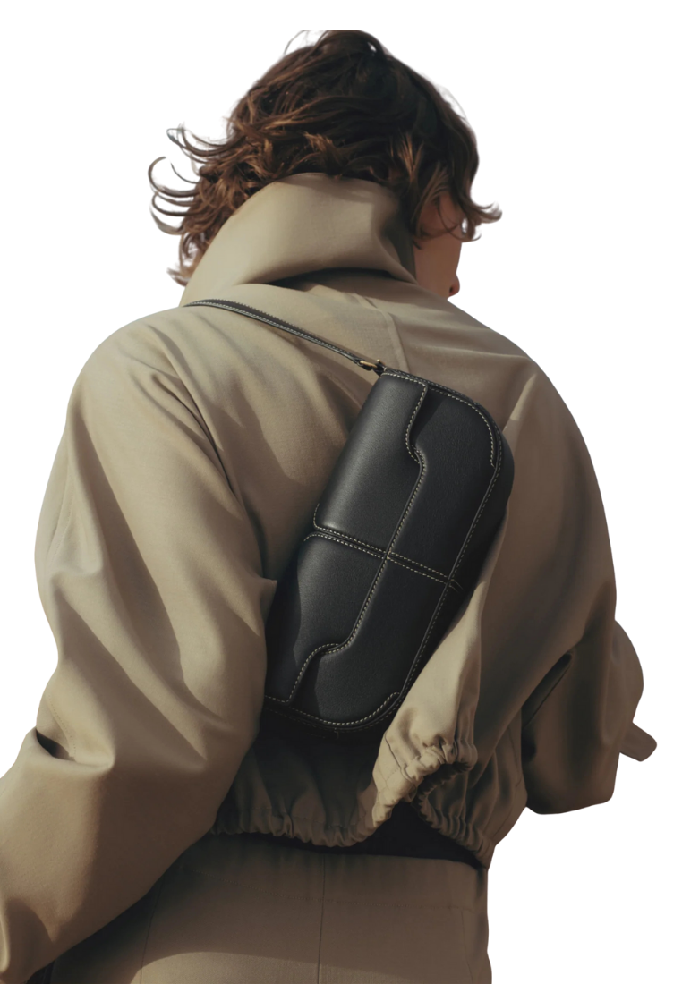 ( PREORDER ) Polene Osmo With Ecru Stitching Shoulder Bag In Smooth Black