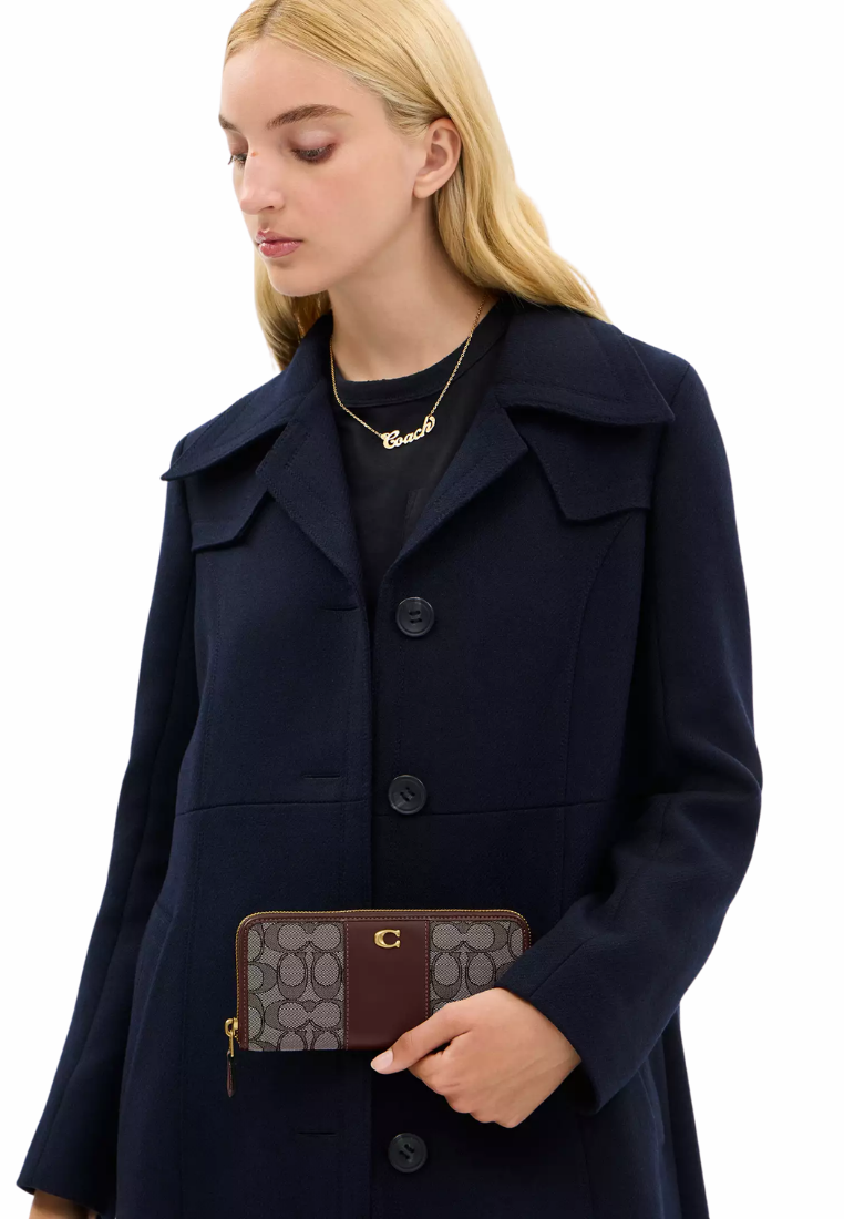 ( PREORDER ) Coach Essential Slim Accordian Zip In Signature Jacquard Wallet In Oak Maple CCC94