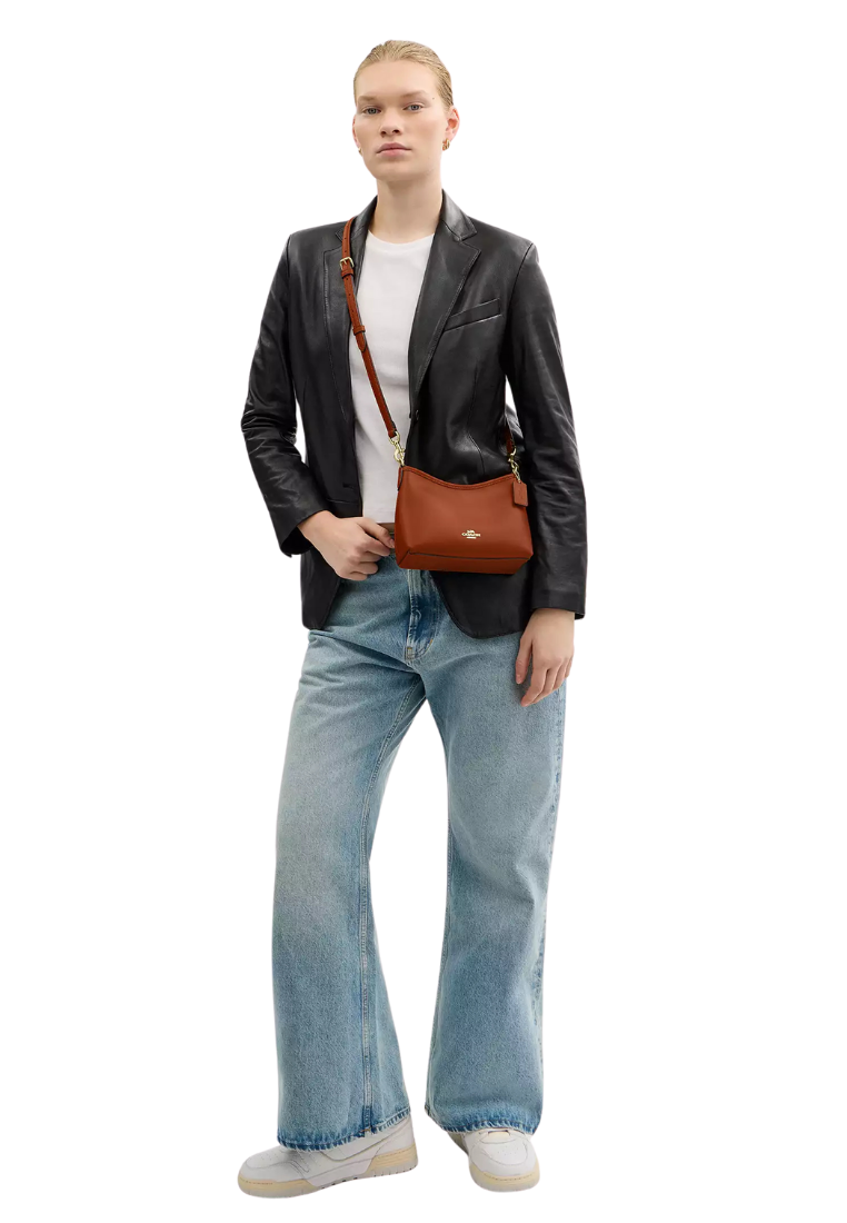( PREORDER ) Coach Laurel Small Shoulder Bag In Gold Tan CBH68