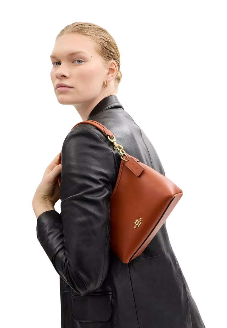 ( PREORDER ) Coach Laurel Small Shoulder Bag In Gold Tan CBH68
