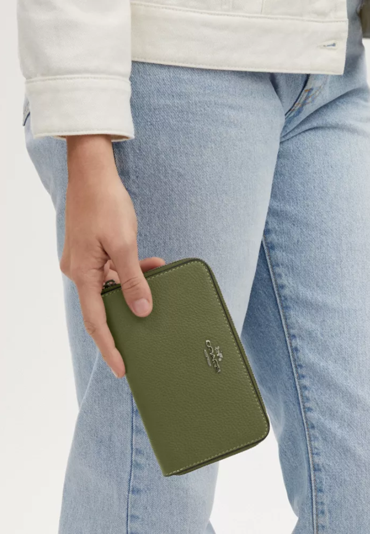 Coach Medium Id Zip Wallet In Military Green C4124