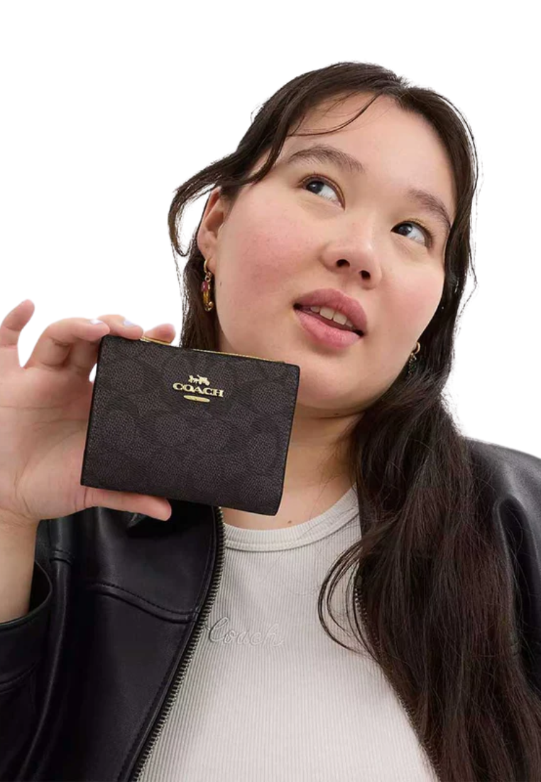Coach Bifold Wallet Signature Canvas In Walnut Black Cw803