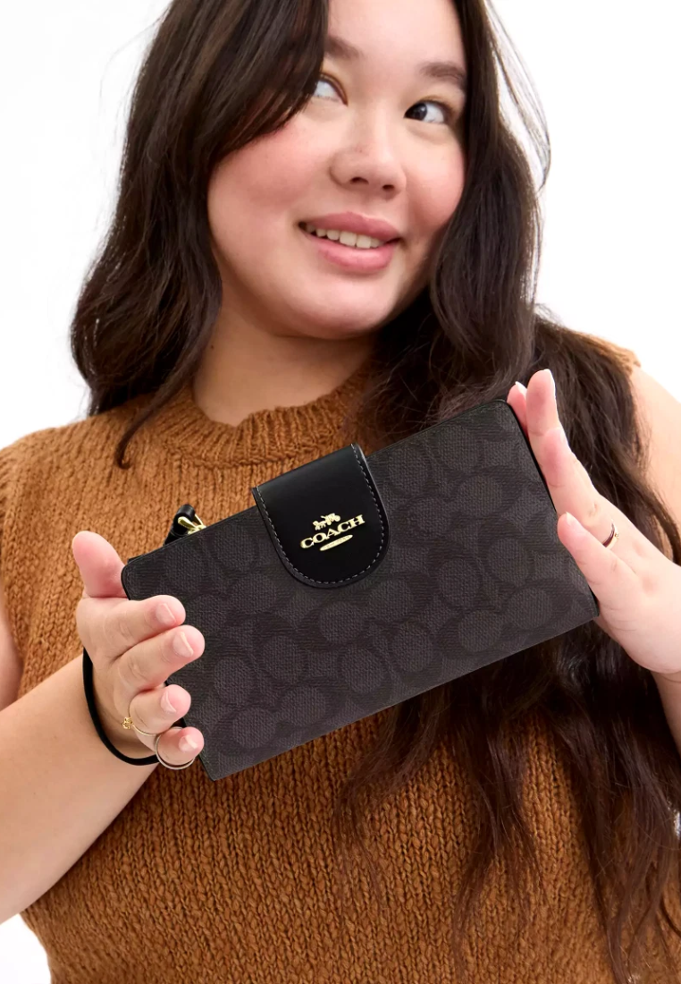 Coach Phone Wallet Signature Canvas In Walnut Black CW780