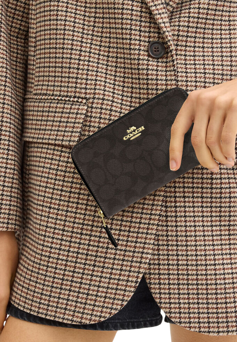 Coach Medium ID Zip Wallet Signature In Walnut Black CW781