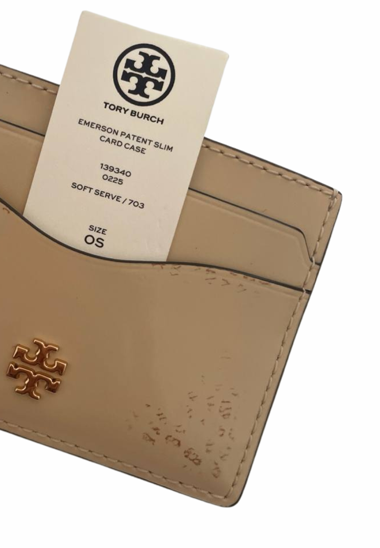 ( AS IS ) Tory Burch Emerson Patent Slim Card Case In Soft Serve 139340