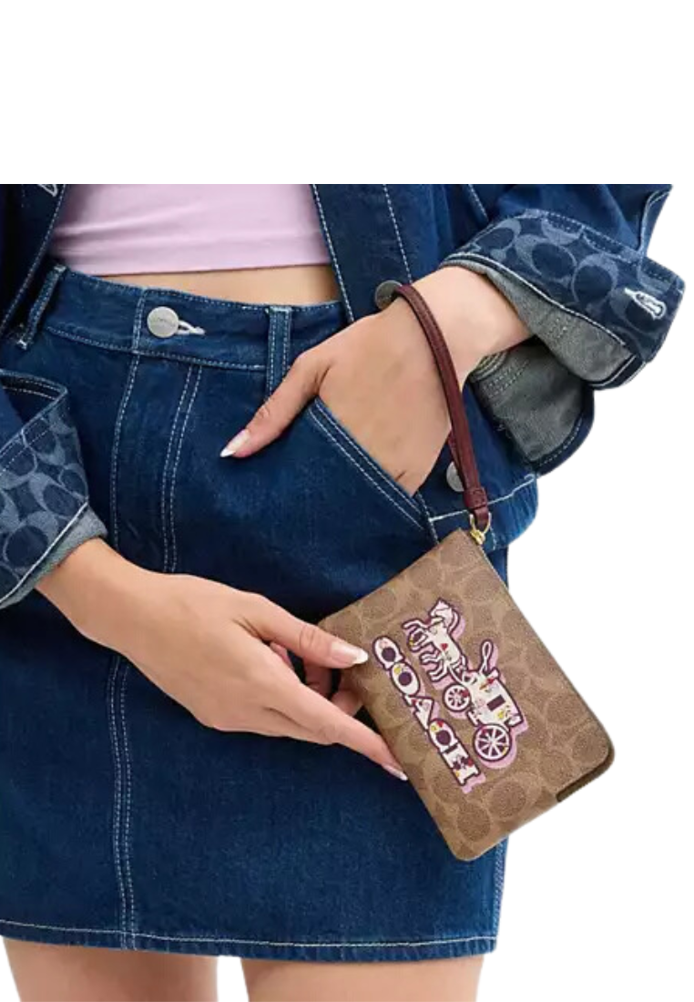 ( PREORDER ) Coach Corner Zip Wrislet In Gold Tan Black Cherry CX589