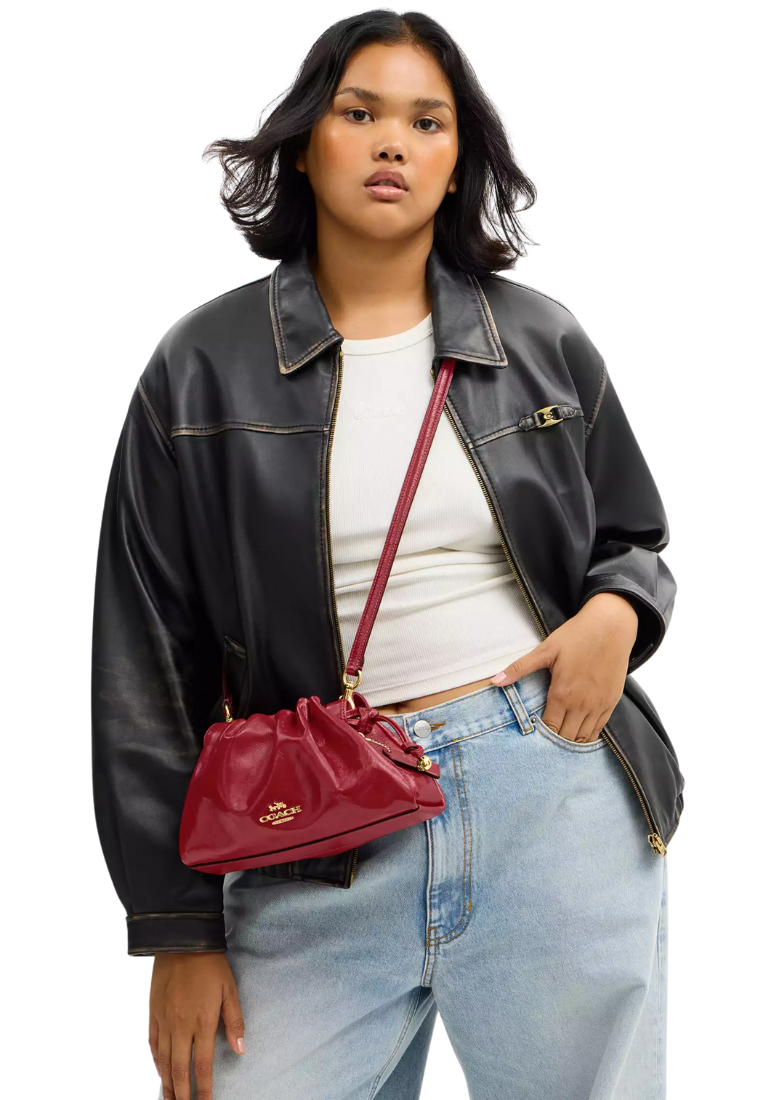 ( PREORDER ) Coach Faye Shoulder Bag In Dark Cardinal CCE39