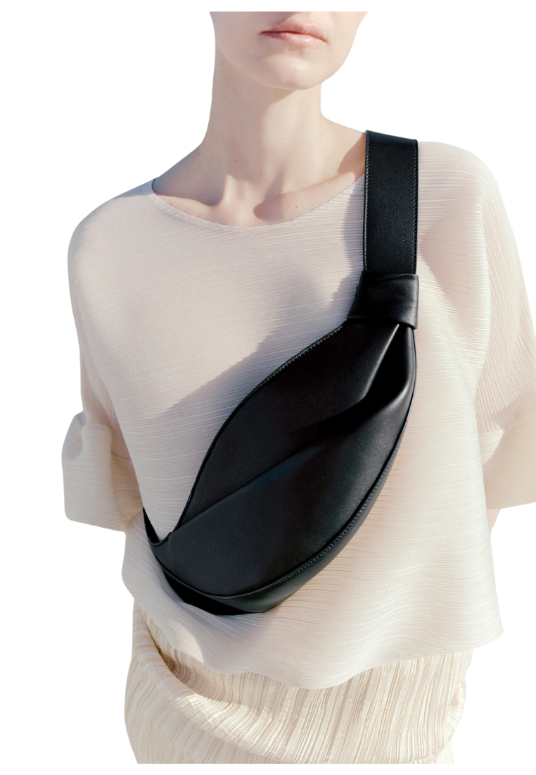 ( PREORDER ) Polene Neyu Crossbody Bag In Smooth Black