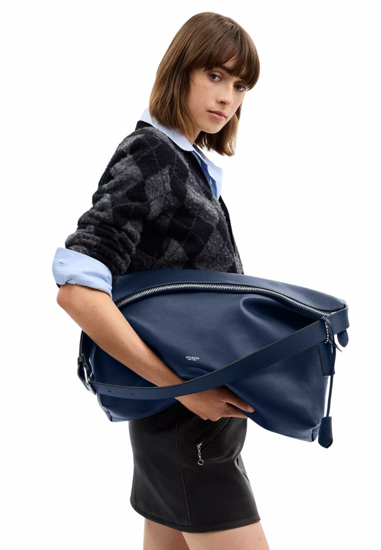 ( PREORDER ) Coach Mott Shoulder Bag In Navy CCB56