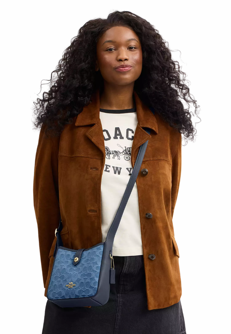 ( PREORDER ) Coach Hadley Mini In Signature Denim Crossbody Bag In Gold Indigo CCZ44