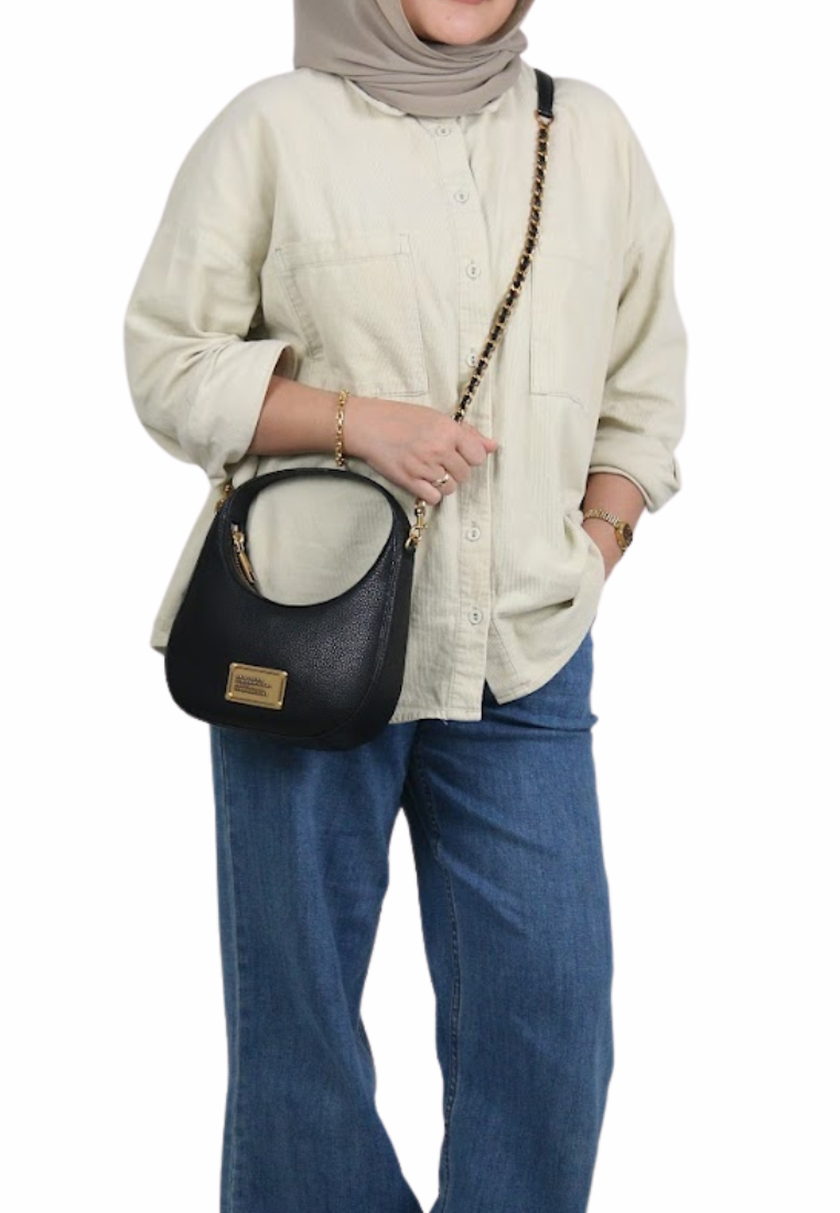 Marc Jacobs The Plaza Small Crescent Crossbody Bag In Black 4R5HSH102H01