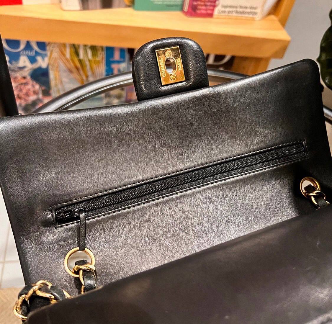 ( PRELOVED ) Chanel Vintage Classic Double Flap Bag Quilted Lambskin Black 25