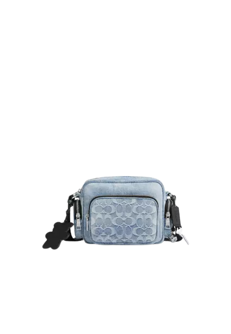 ( PREORDER ) Coach Fletcher In Loved Signature Denim Shoulder Bag In Light Indigo CEA06