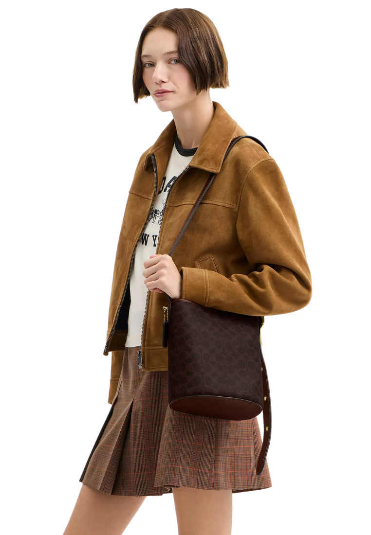 ( PREORDER ) Coach Bleecker 21 In Signature Canvas Bucket Bag In Brass CCX06