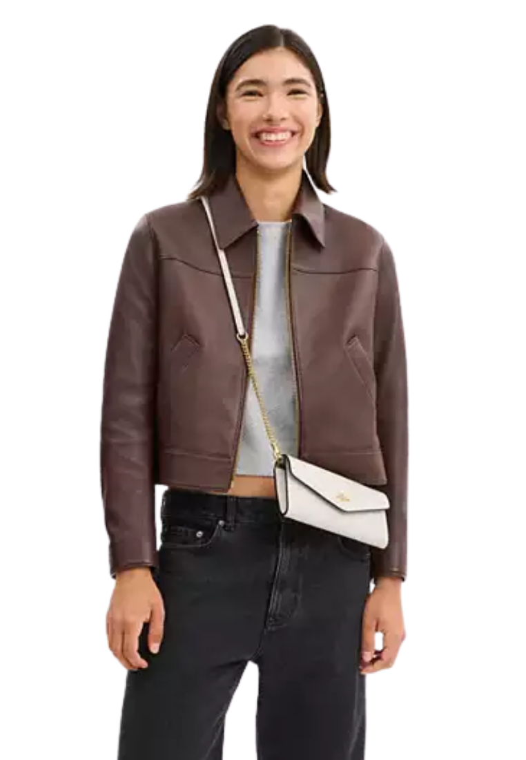 ( PREORDER ) Coach Klare With Chain Wallet In Gold Chalk CBI22