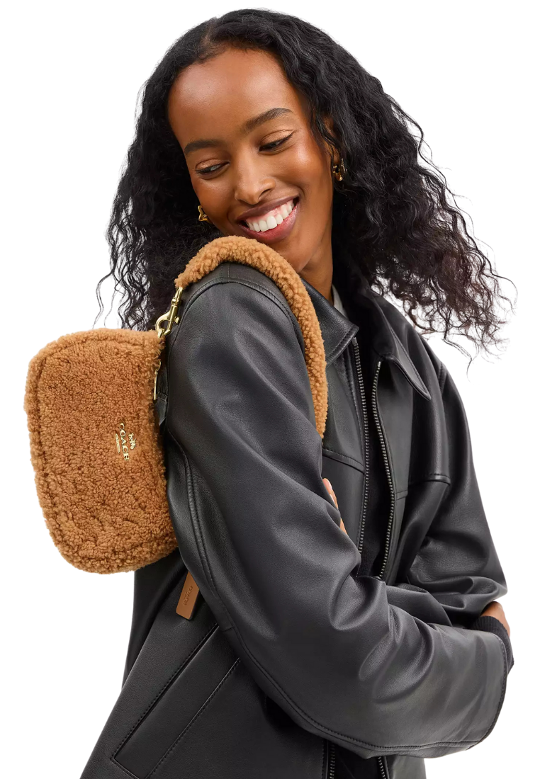 ( PREORDER ) Coach Teri Mini In Shearling Crossbody Bag In Dark Natural Honey Brown CDA84