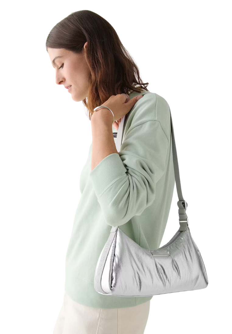 ( PREORDER ) Kate Spade Carter Metallic Fabric Small Shoulder Bag In Silver KM706