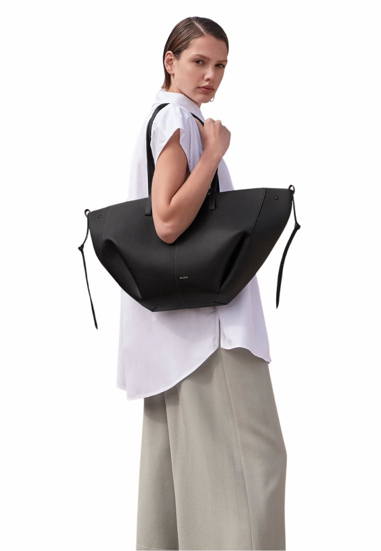 ( PREORDER ) Polene Cyme Tote Bag In Textured Black