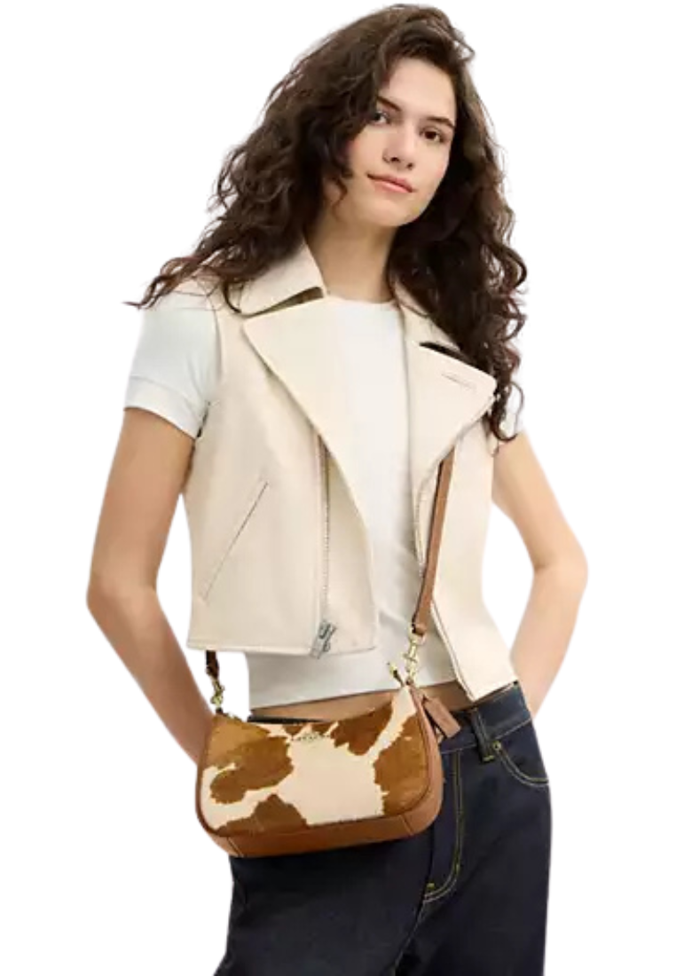 ( PREORDER ) Coach Teri In Haircalf With Cow Print Shoulder Bag In Cow Multi CDW45