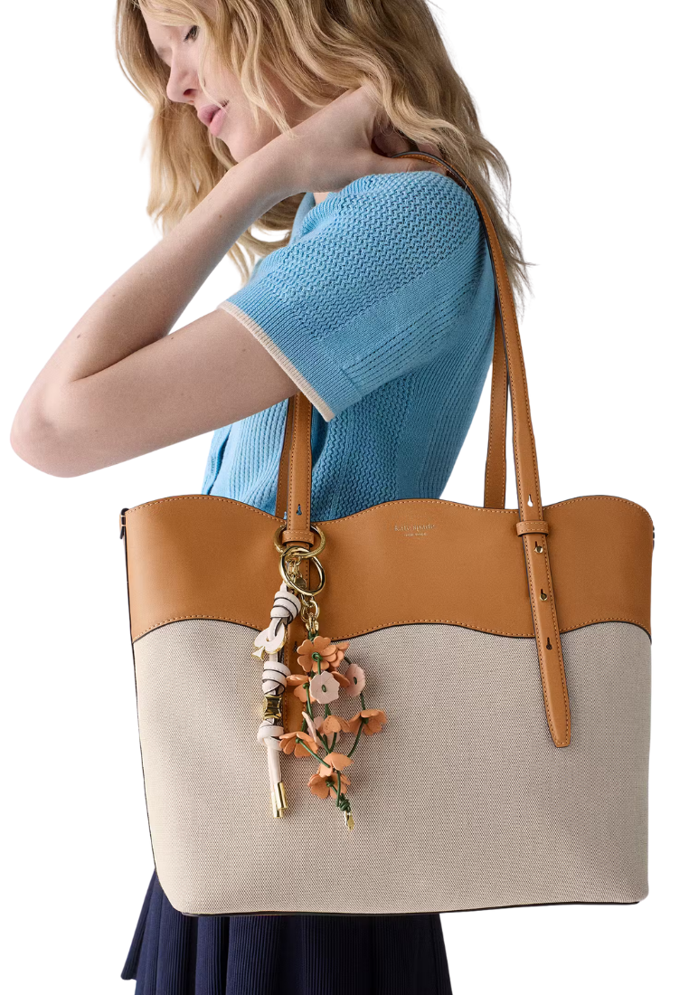 ( PREORDER ) Kate Spade Charmed Flower Bag Charm In Crisp Peach Multi KO564