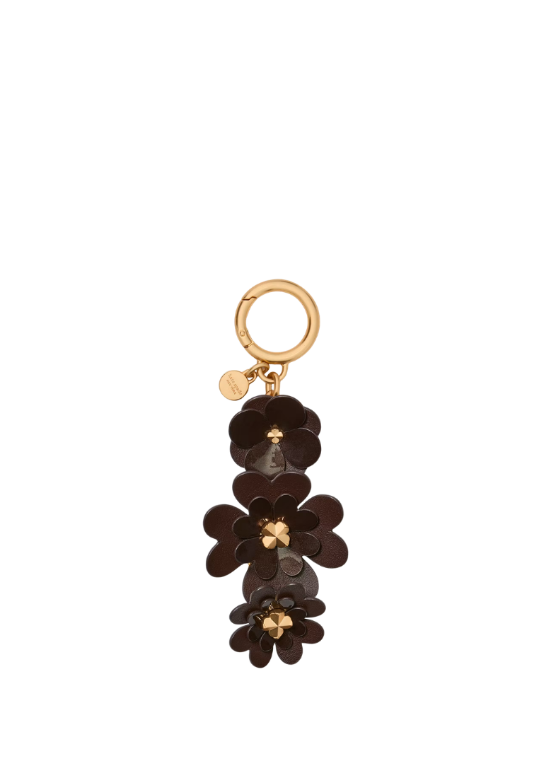 ( PREORDER ) Kate Spade Charmed Spade Flower Bag Charm In Hot Fudge KM403