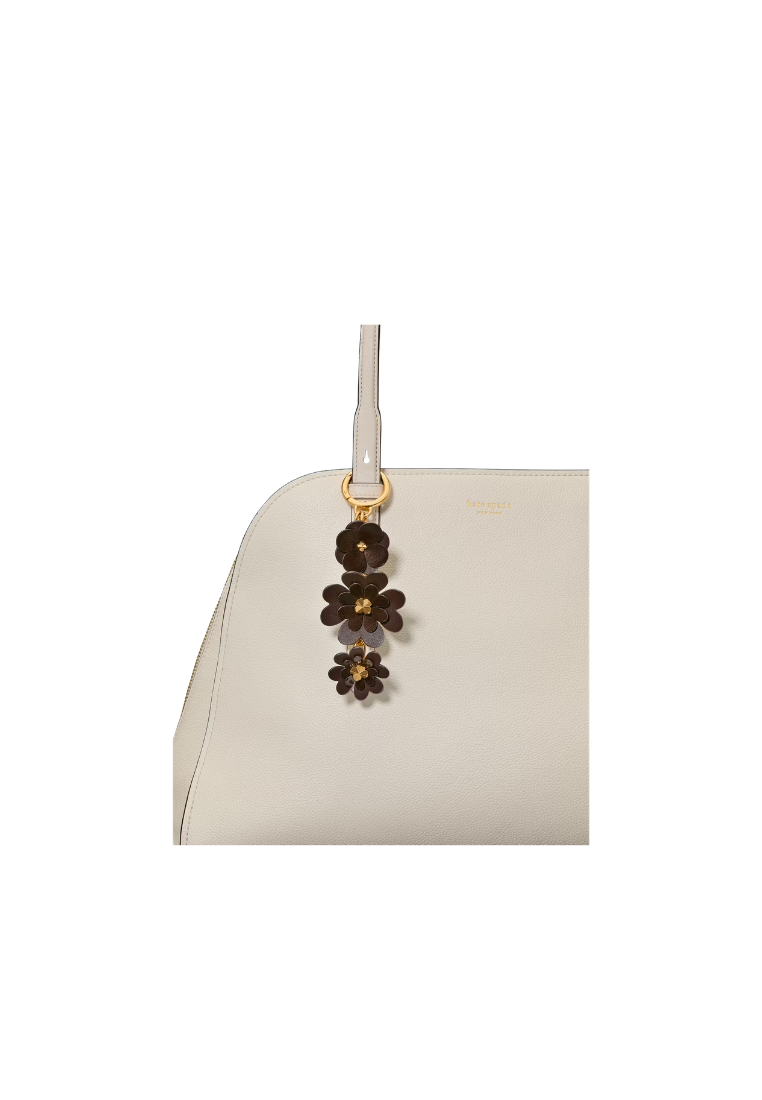 ( PREORDER ) Kate Spade Charmed Spade Flower Bag Charm In Hot Fudge KM403
