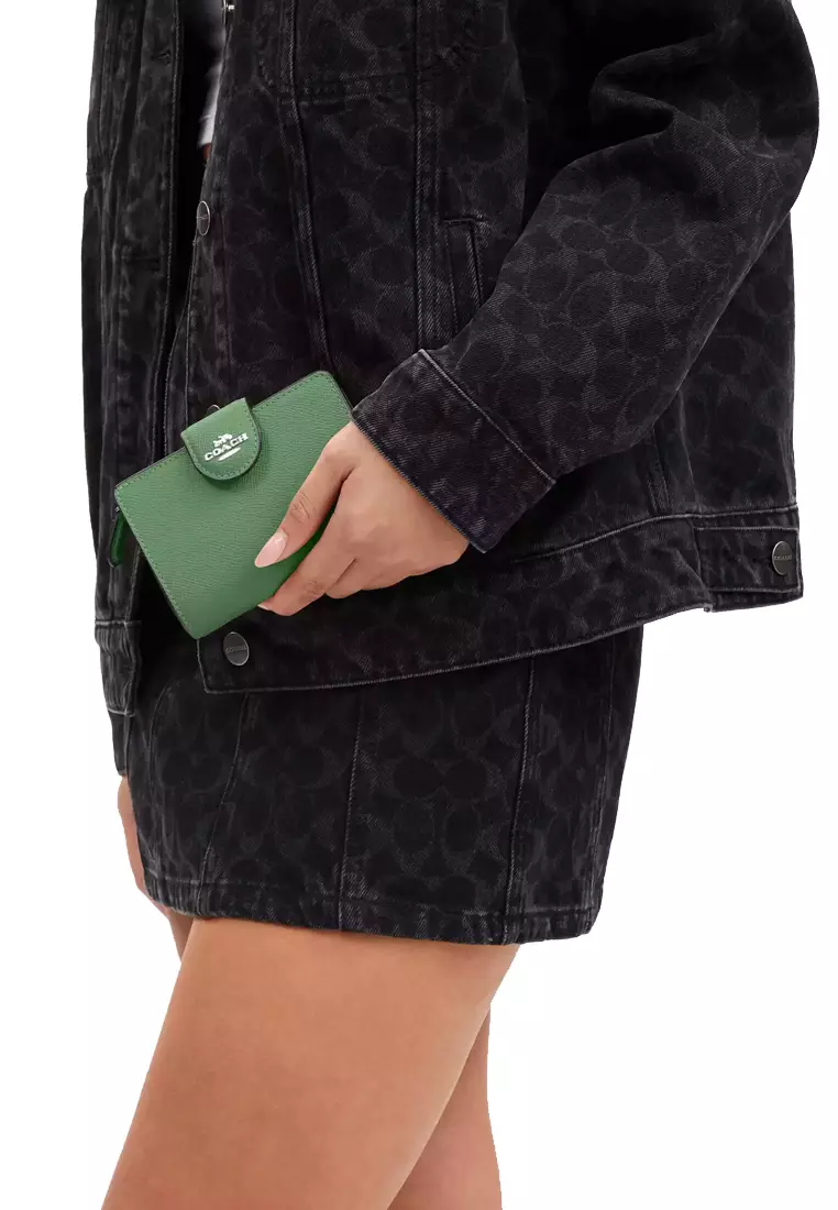 Coach Medium Corner Zip Purse In Soft Green 6390