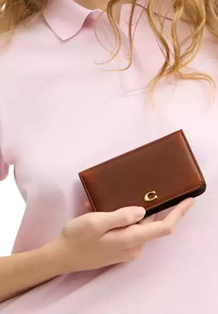 ( PREORDER ) Coach Essential Slim Loved Leather Card Case In Brass Brown CER28