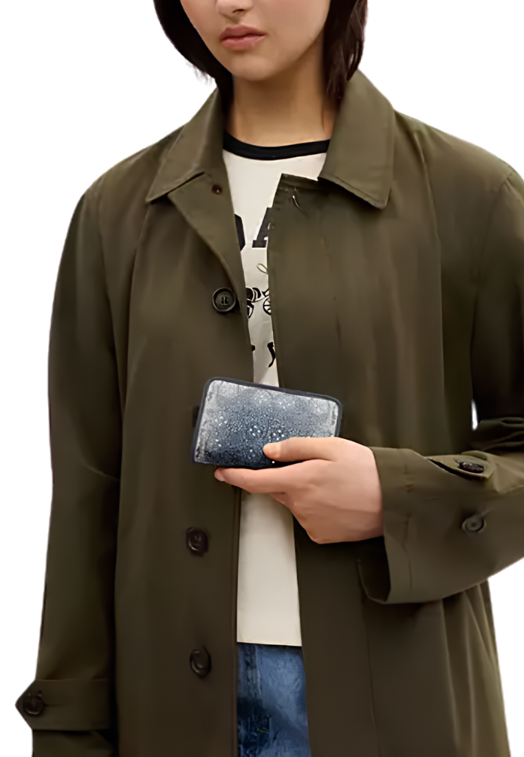 ( PREORDER ) Coach Essential Slim Regenerative Cotton Denim With Crystal Signature Card Case In Denim CER91