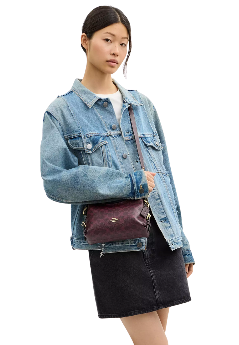 ( PREORDER ) Coach Laurel 22 With Buckles In Signature Canvas Shoulder Bag In Black Current CFP26