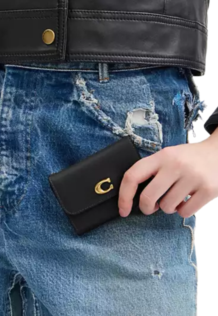 ( PREORDER ) Coach Essential Wallet Card Holder In Black CZ111