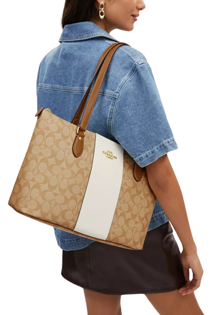 Coach Gallery Tote Bag Signature Canvas With Stripe In Light Khaki Chalk Saddle CR121