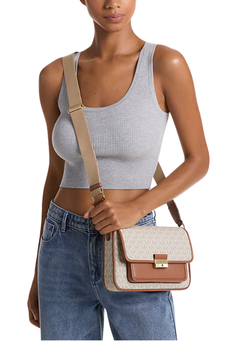 ( PREORDER ) Michael Kors Bradshaw Medium Signature Logo Messenger Bag In Vanilla 35R5G2BM8B