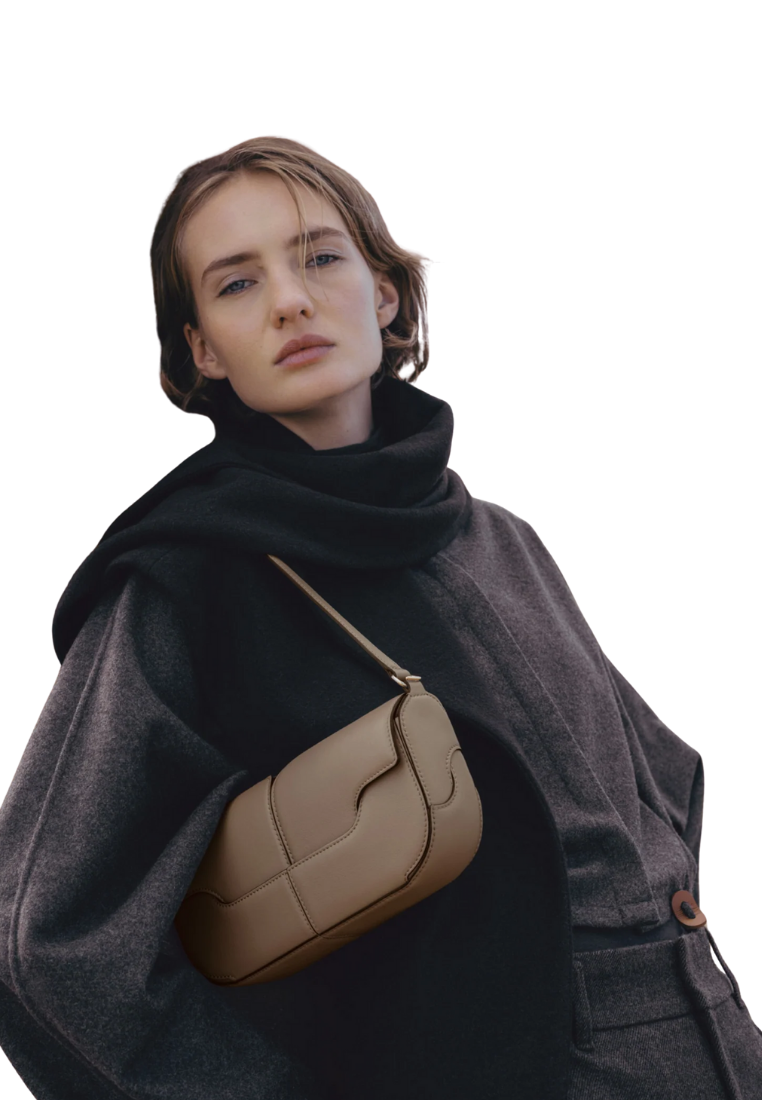 ( PREORDER ) Polene Osmo Shoulder Bag In Smooth Taupe