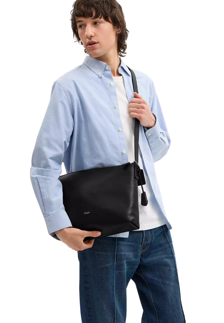 ( PREORDER ) Coach Mott 33 Messenger Bag In Black CCB57