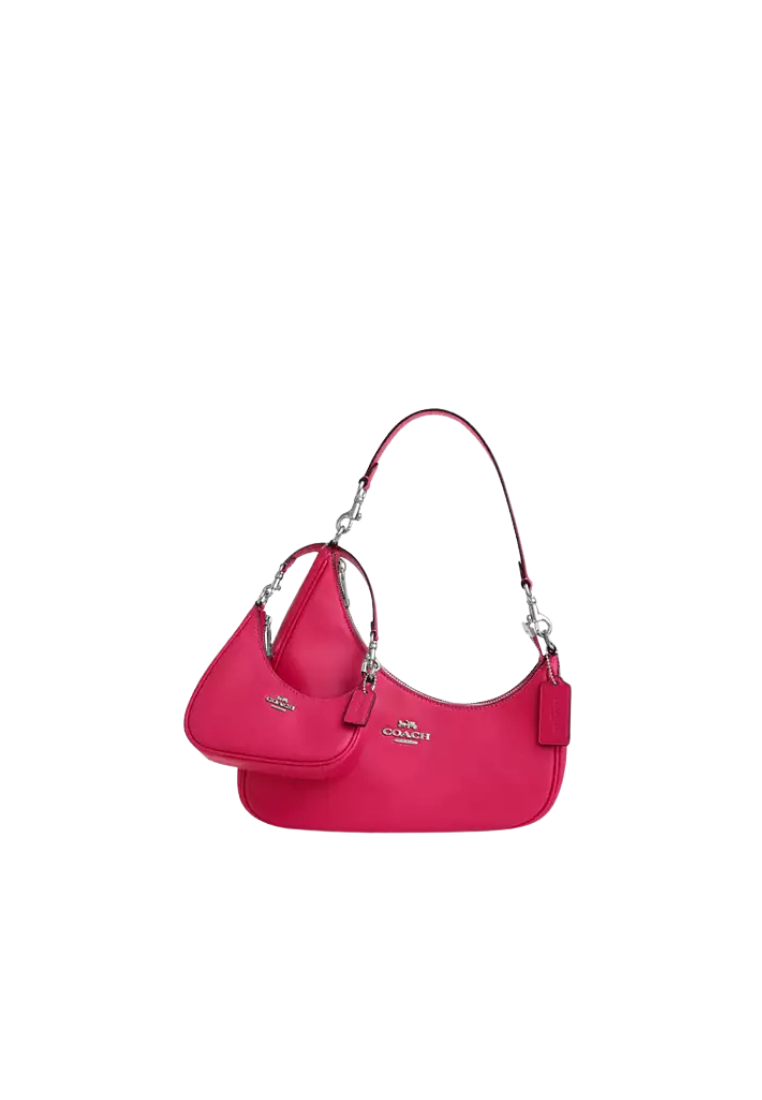 ( PREORDER ) Coach Mini Twisted Teri Charm In Dragon Fruit CBL11