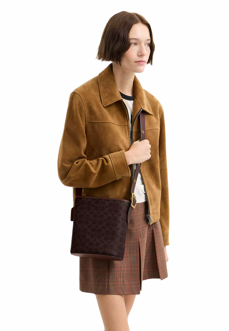 ( PREORDER ) Coach Bleecker 21 In Signature Canvas Bucket Bag In Brass Maple CCX06