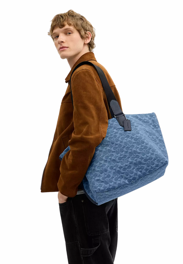 ( PREORDER ) Coach Small Tour In Signature Denim Tote Bag In Silver Denim CDF24