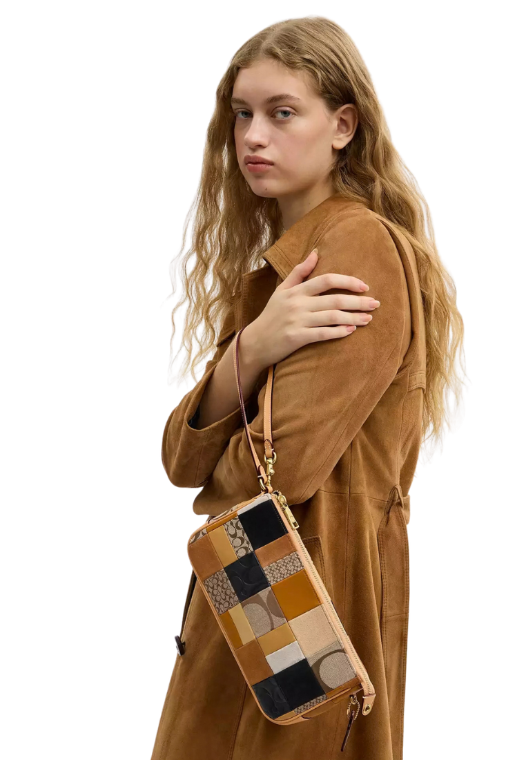 ( PREORDER ) Coach Plaza 25 With Patchwork Shoulder Bag In Brown Multi CFB84