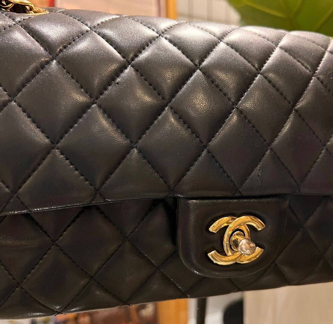 ( PRELOVED ) Chanel Vintage Classic Double Flap Bag Quilted Lambskin Black 25